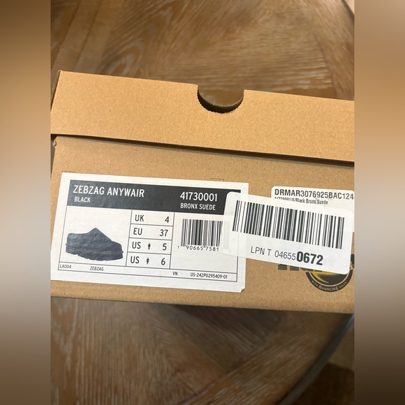 Dr. Martens Zebzag Anywhere Mules NIB Women’s Size 6 - Picture 16 of 16